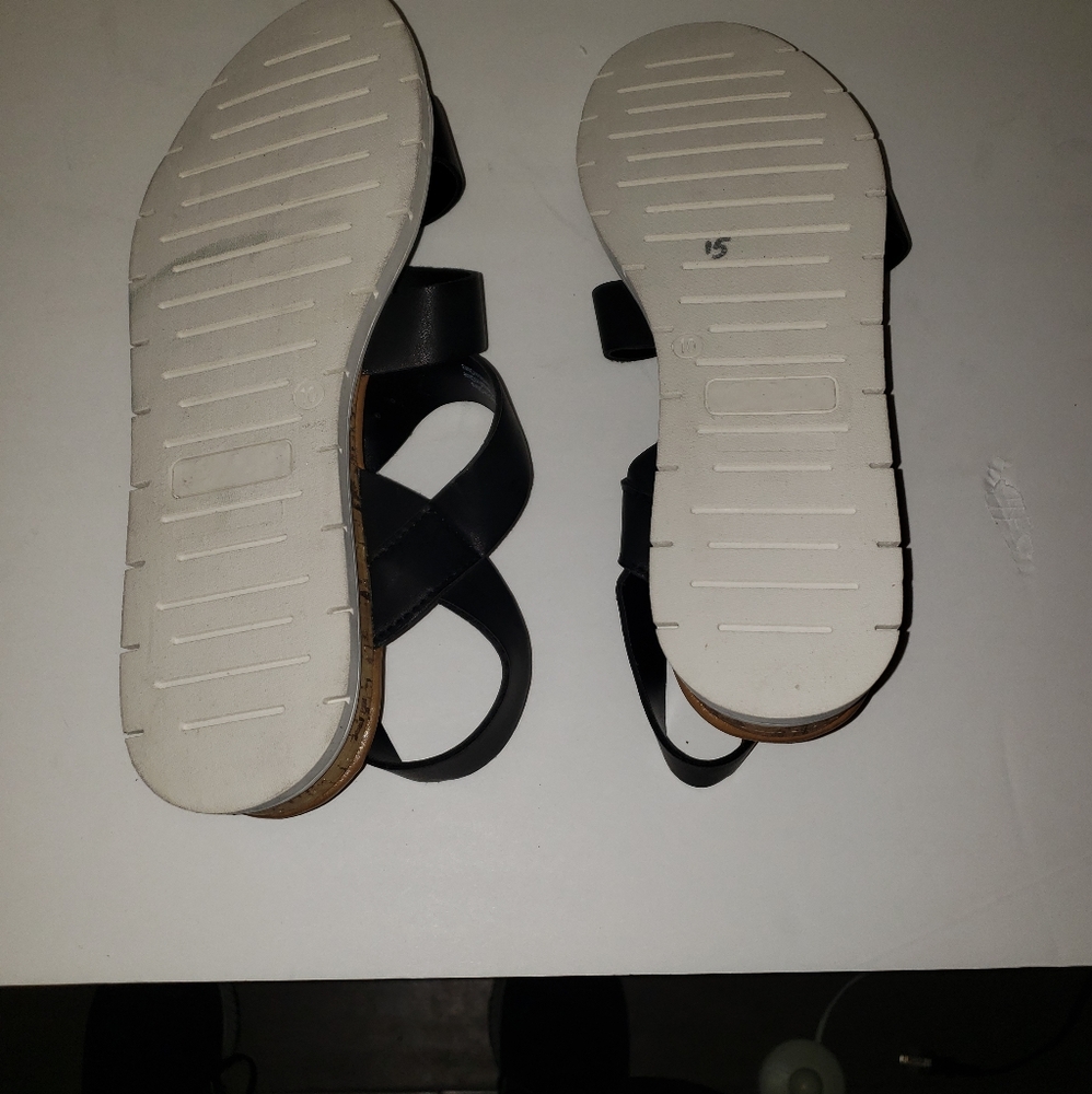 Sandals - Picture 2 of 3